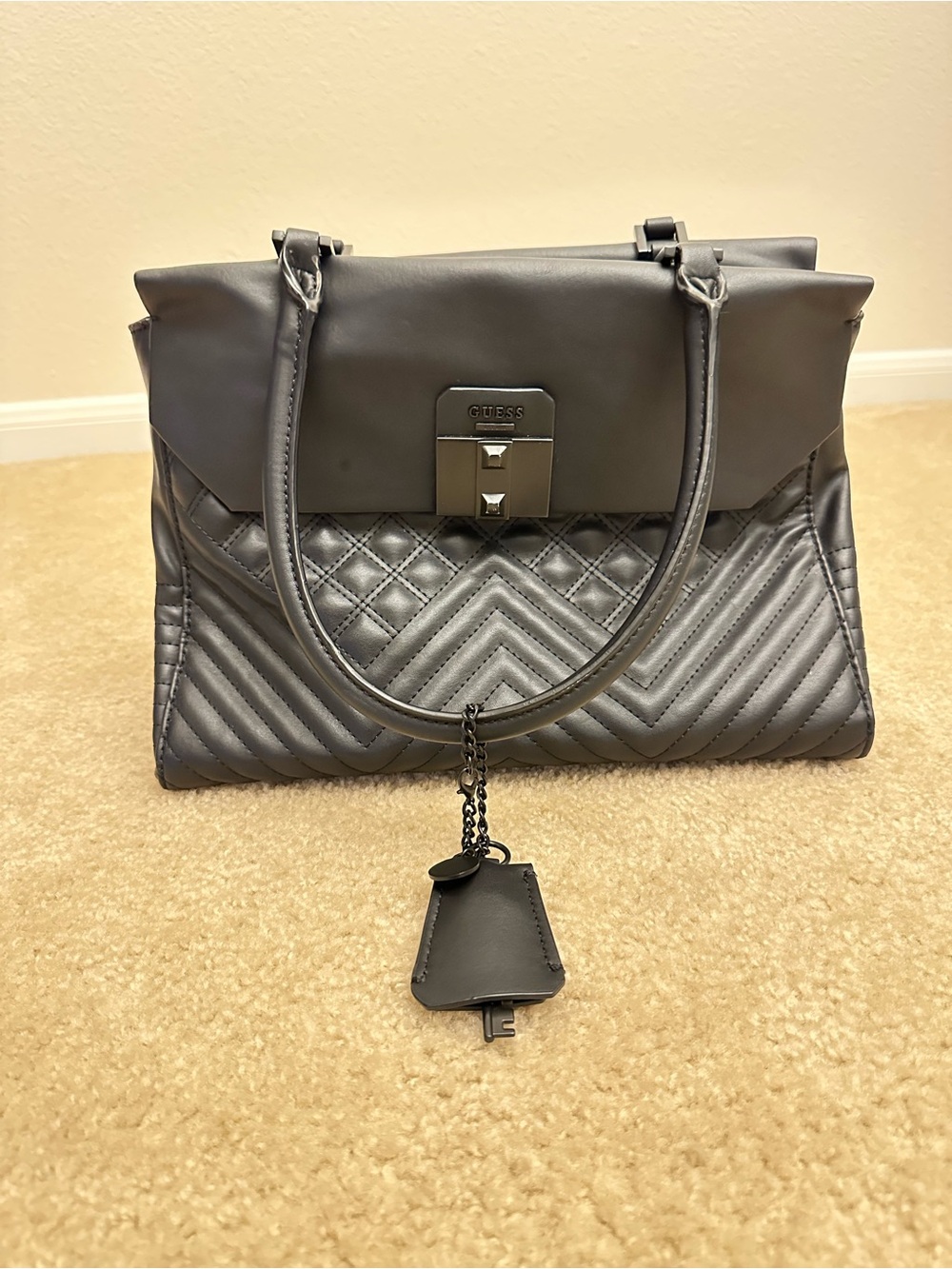 GUESS Black Quilted Large Purse with Top Handle Functional Travel Classy - Picture 5 of 14